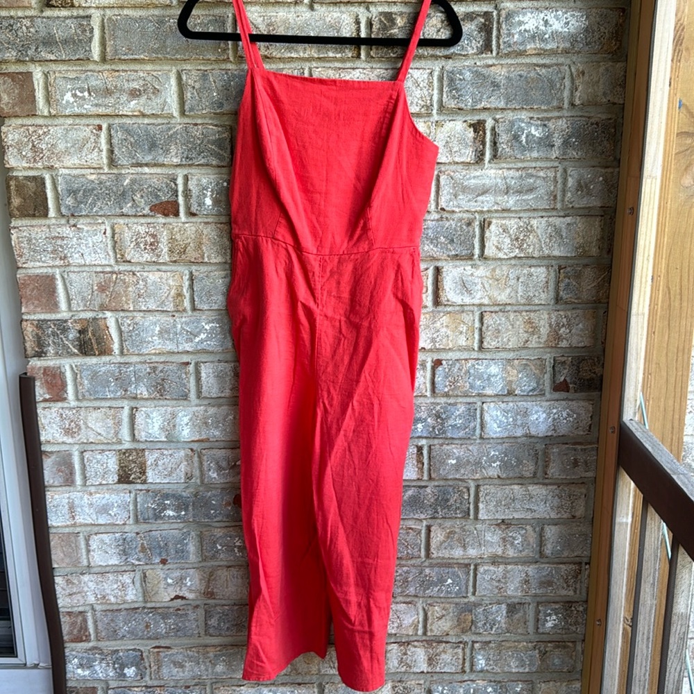 Old navy, beautiful coral jumpsuit with adjustable straps Linen/rayon blend